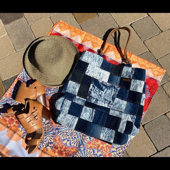 SOLD-New Jean EX Weekend Tote - Picture 14 of 15